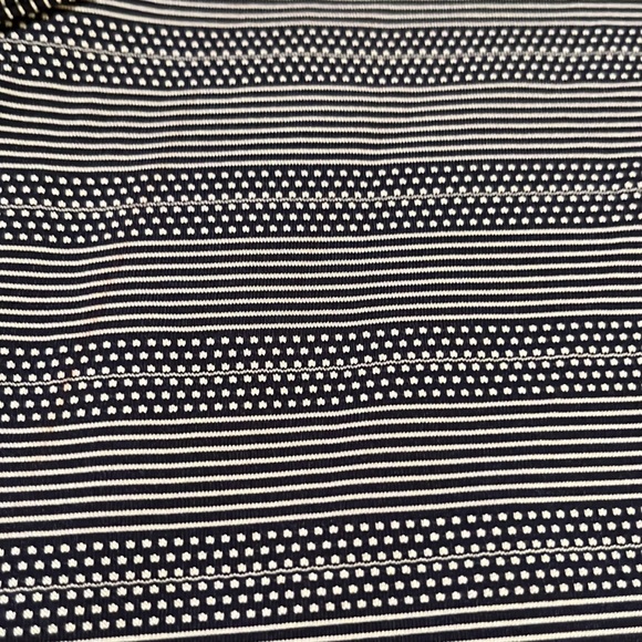 Athleta Side Tie Athletic Top Size XS - Picture 3 of 9